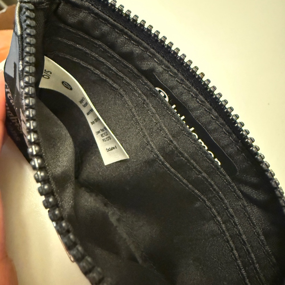 Lululemon Clippable Card Pouch *Manifesto Print - Picture 3 of 3